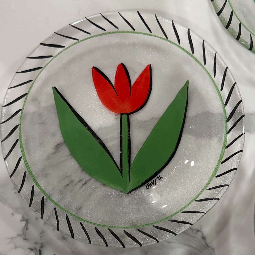 Kosta Boda set of 7 plates (8 inch) - Picture 2 of 7